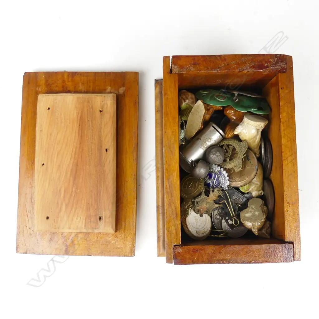 A Maori folk art box Image 1++
