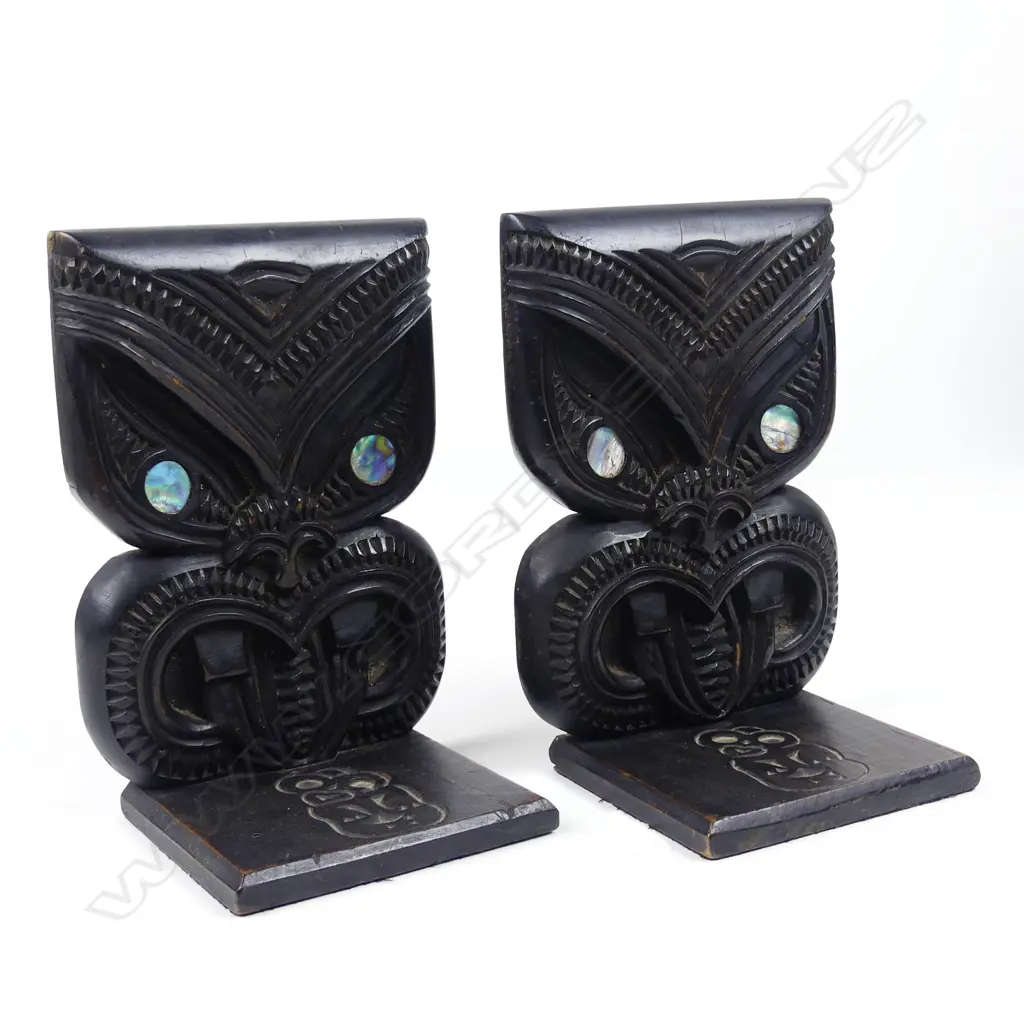 A pair of Maori folk art bookends Image 1++
