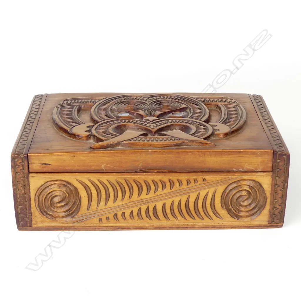 A c.1970 Maori carved box Image 1++