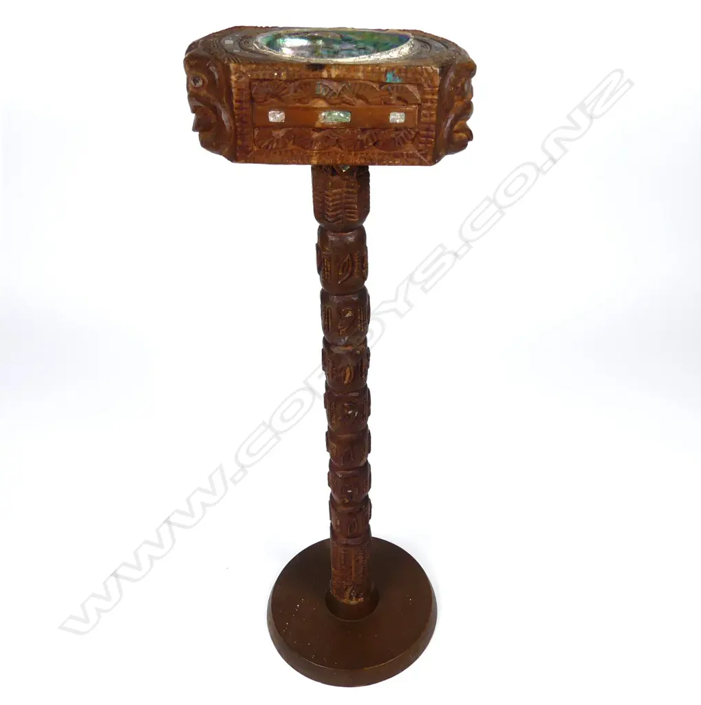 A Maori folk art carved smoker's stand Image 1++