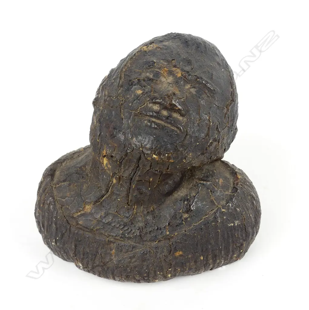 A c.1900 carved kauri gum bust of a Maori chief Image 1++