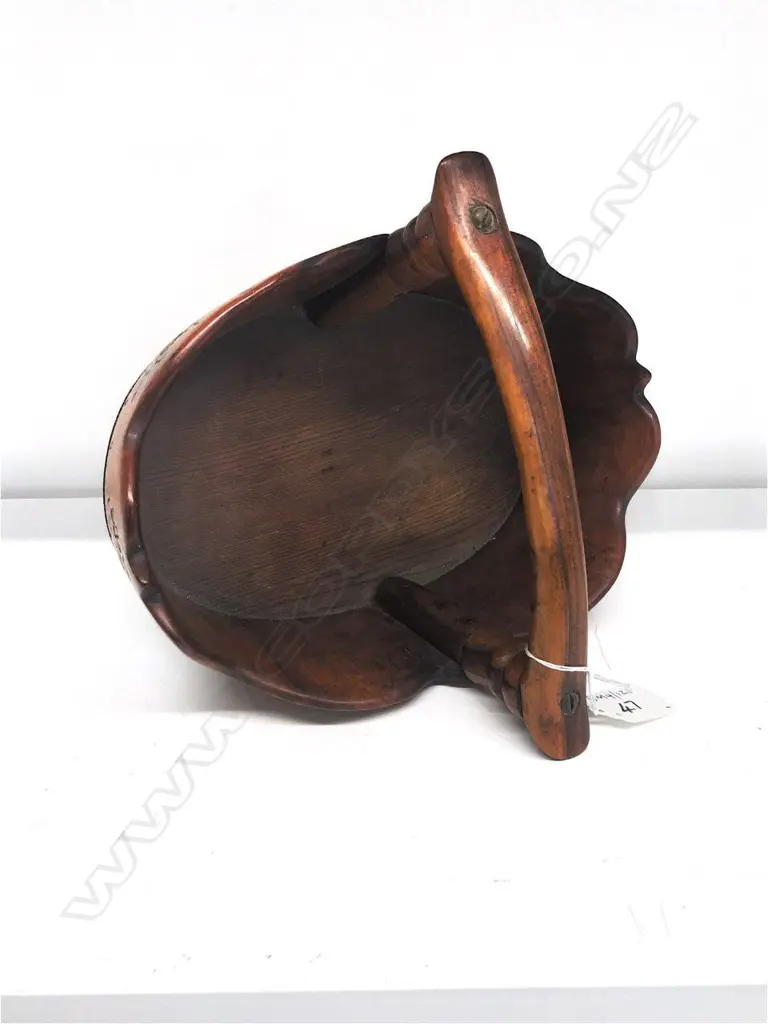 An uncommon vintage Pitcairn Island miro wood handled basket Image 1++