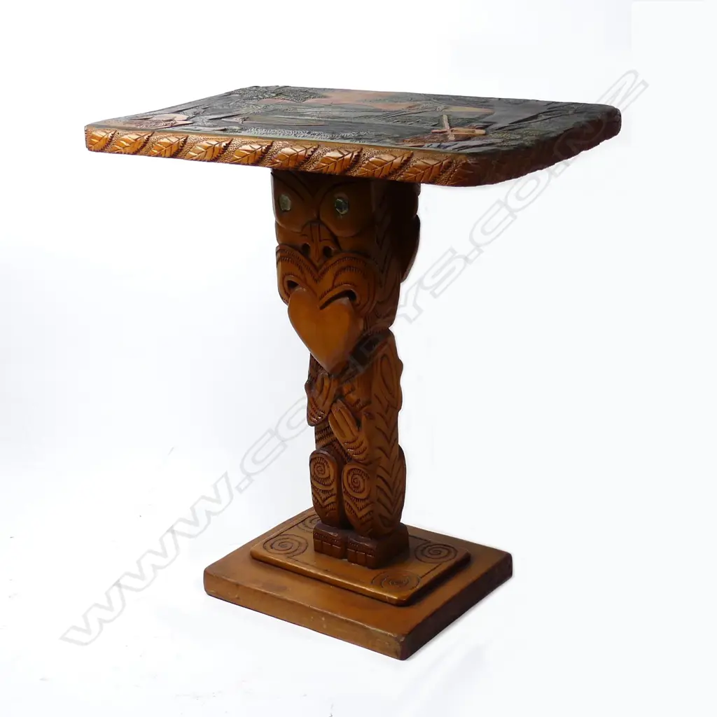 A Jane Brenkley carved Maori folk art design pedestal side table Image 1++
