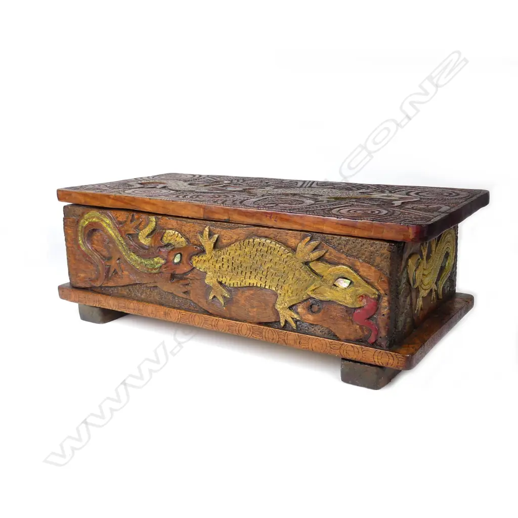 A Jane Brenkley carved 'Friendship' box Image 1++