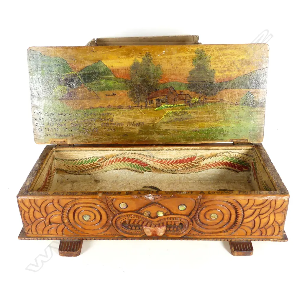 An impressive Jane Brenkley Maori carved box Image 1++