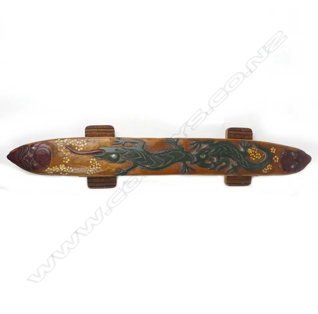 A Jane Brenkley carved wood 'wakahuia' Image 1++