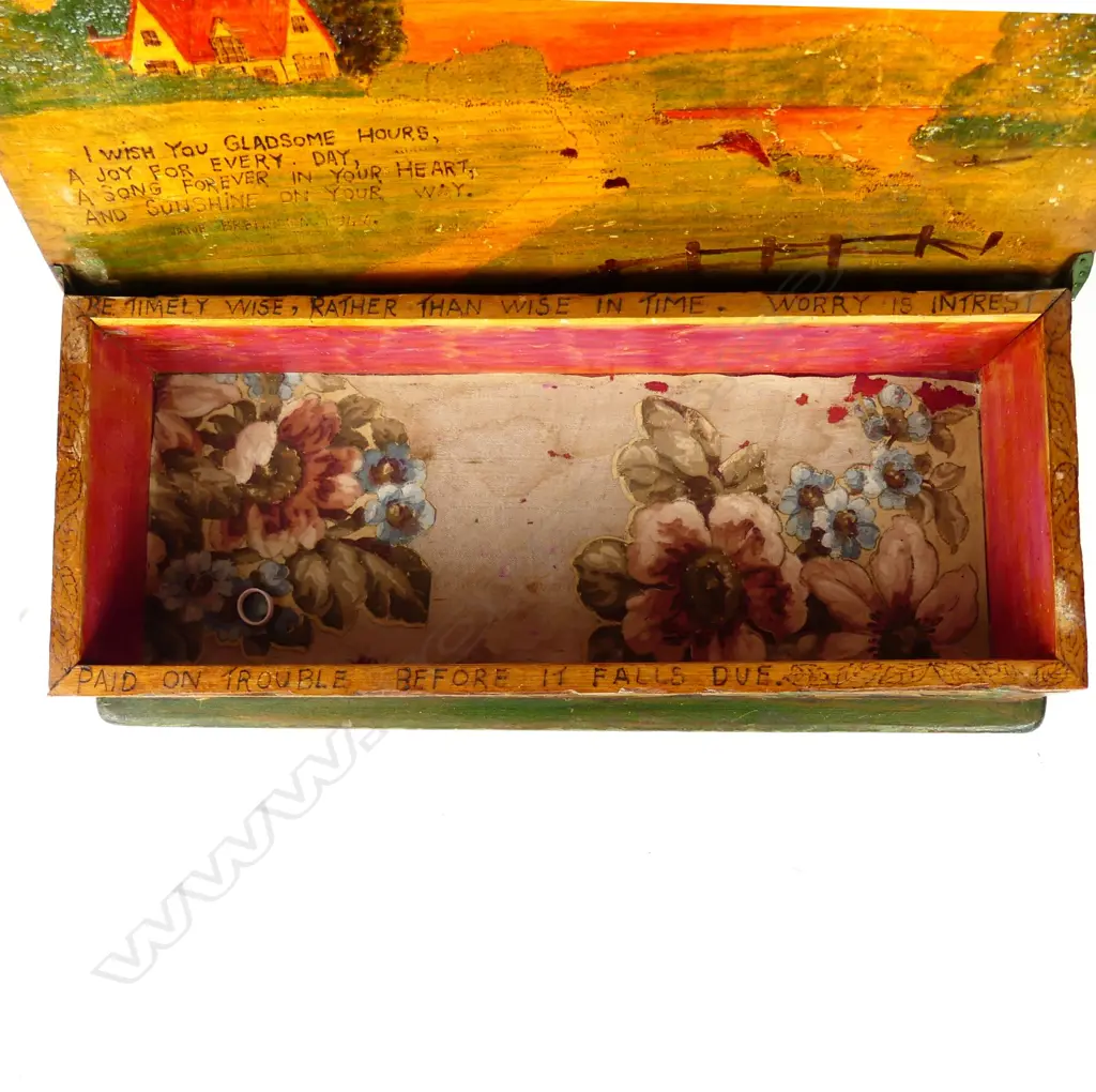 A Jane Brenkley carved wood 'Friendship' box Image 1++