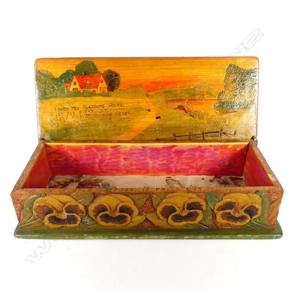 A Jane Brenkley carved wood 'Friendship' box Image 1++
