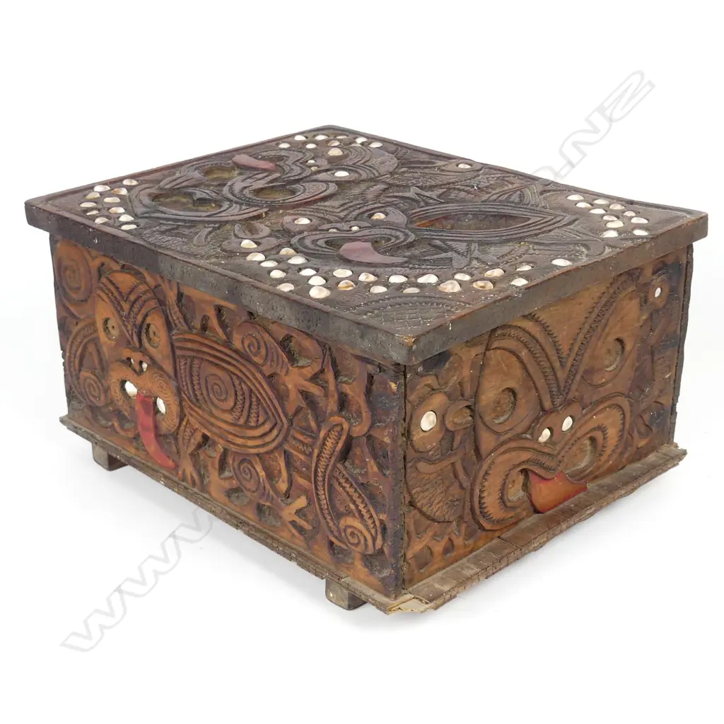 An Jane Brenkley Maori decorated 'Friendship' box Image 1++