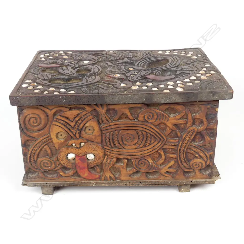 An Jane Brenkley Maori decorated 'Friendship' box Image 1++