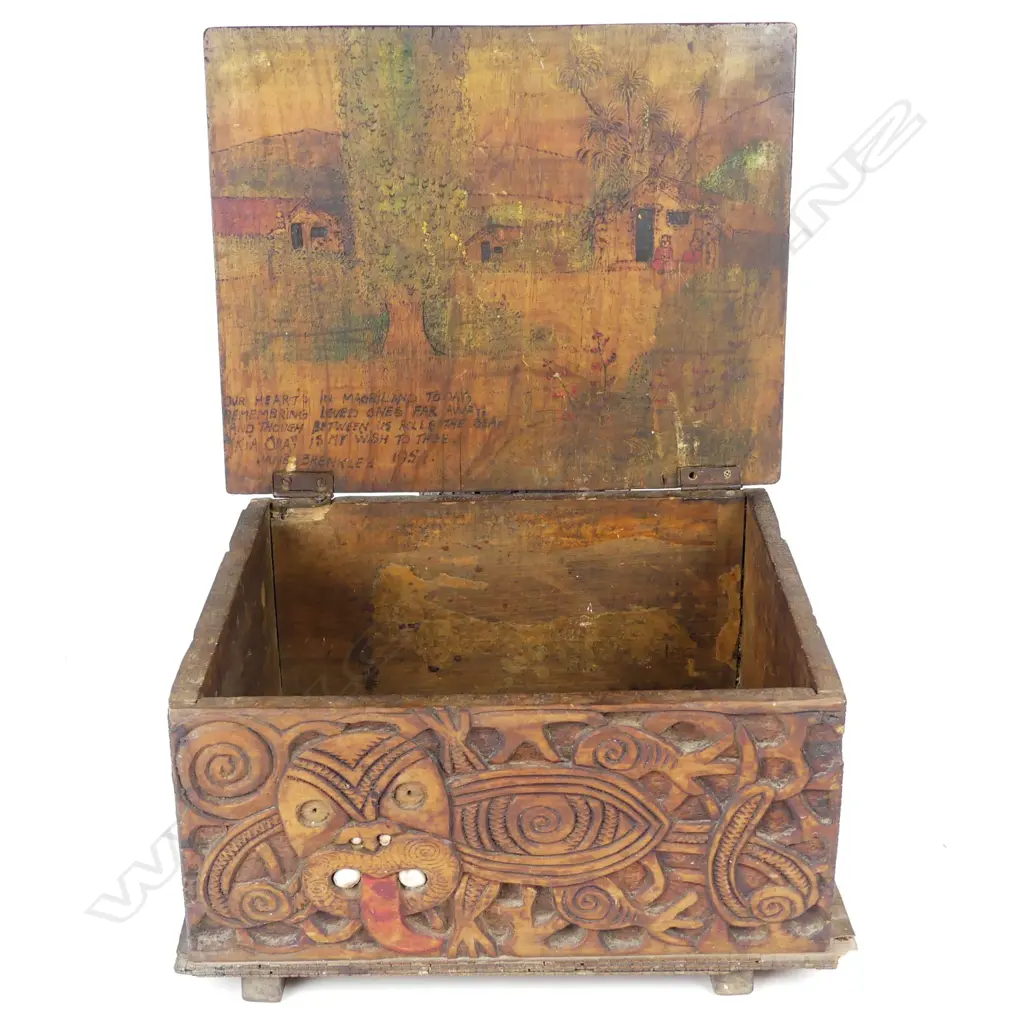 An Jane Brenkley Maori decorated 'Friendship' box Image 1++