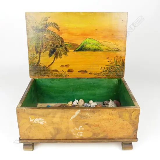 A Jane Brenkley decorated box