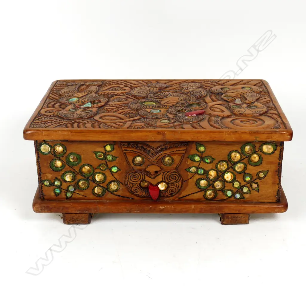 A Jane Brenkley Maori carved box Image 1++