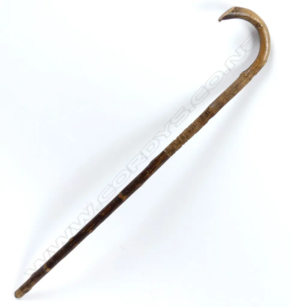 An early/mid-20thC Maori carved malacca cane walking stick Image 1++