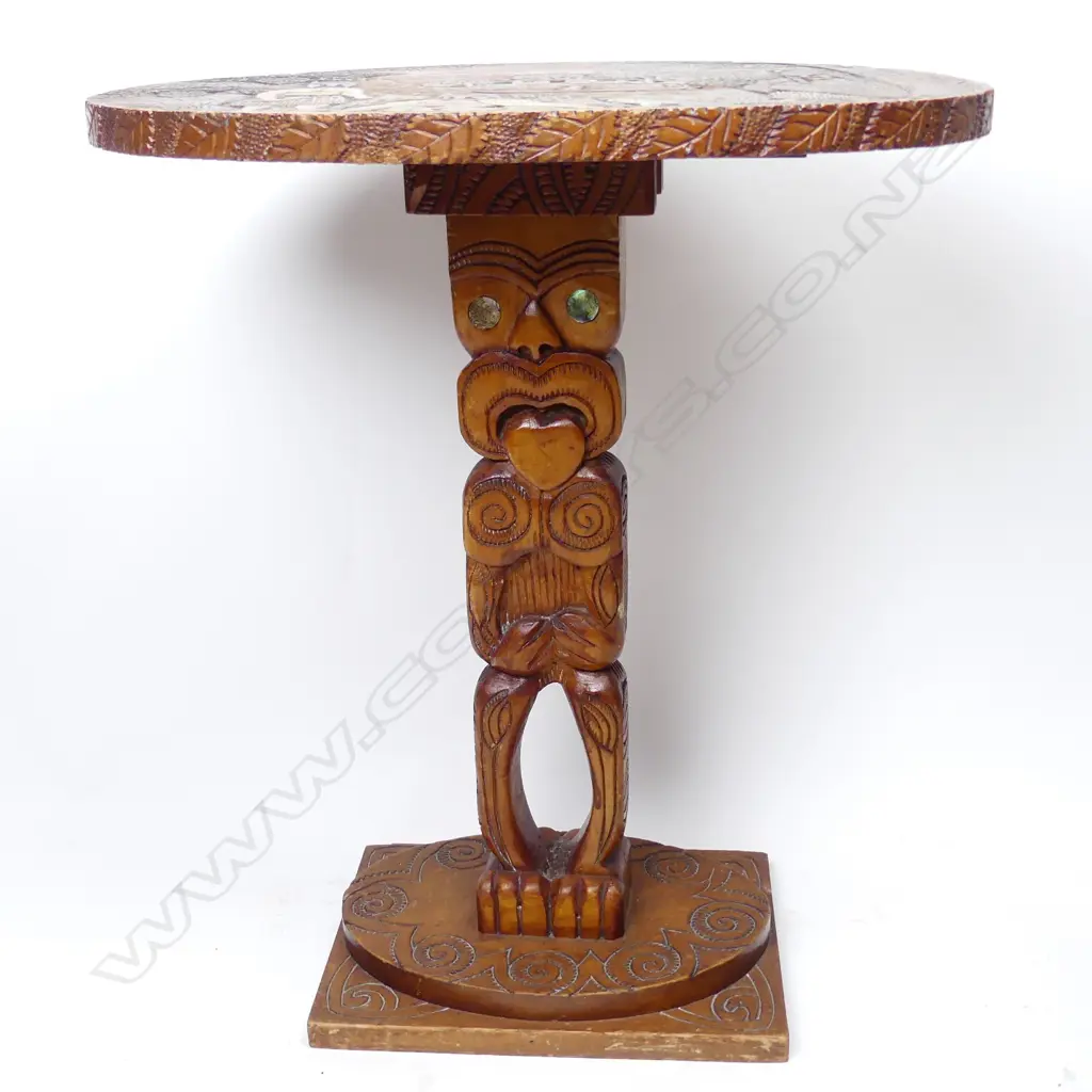 A Jane Brenkley folk art carved Maori design pedestal side table Image 1++