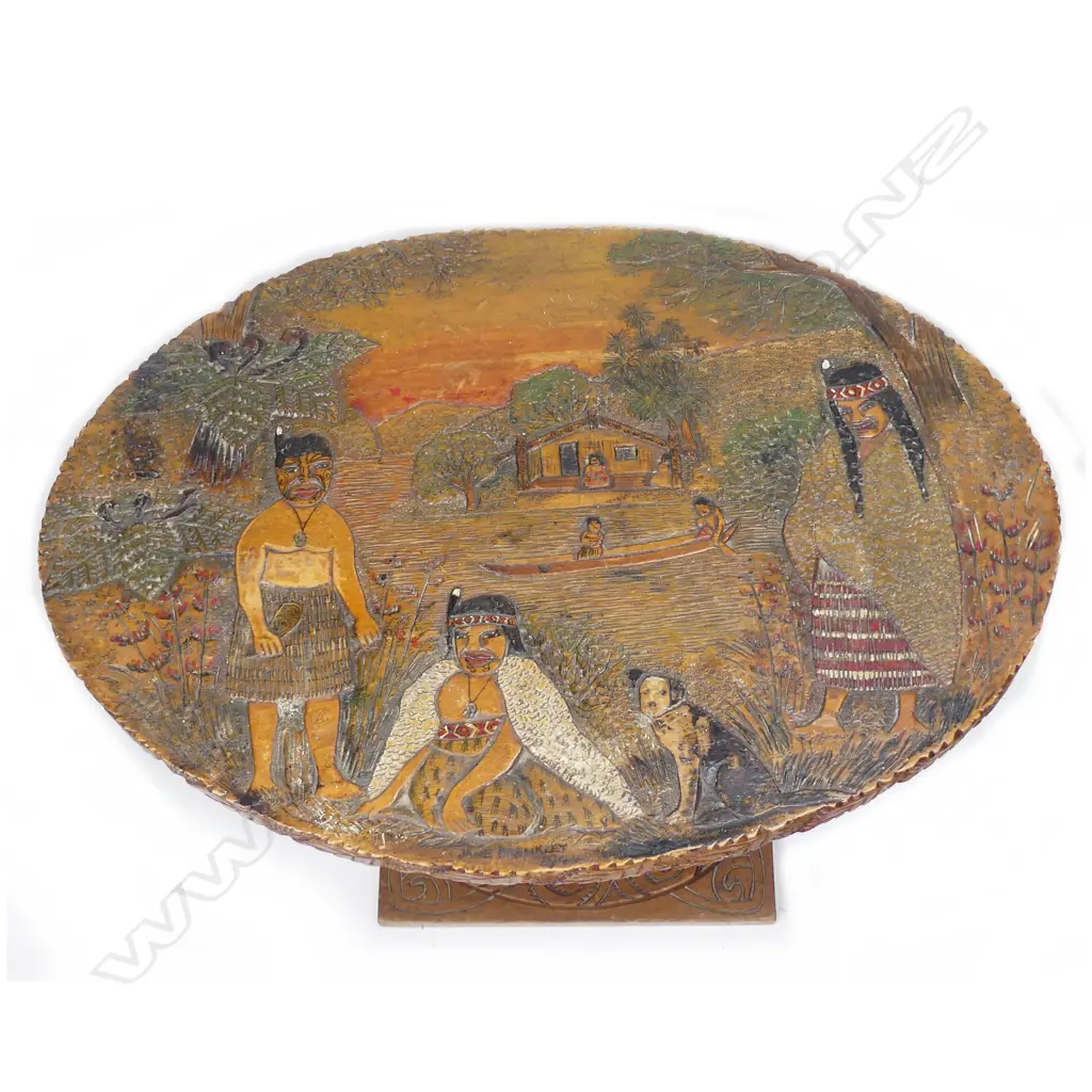 A Jane Brenkley folk art carved Maori design pedestal side table Image 1++