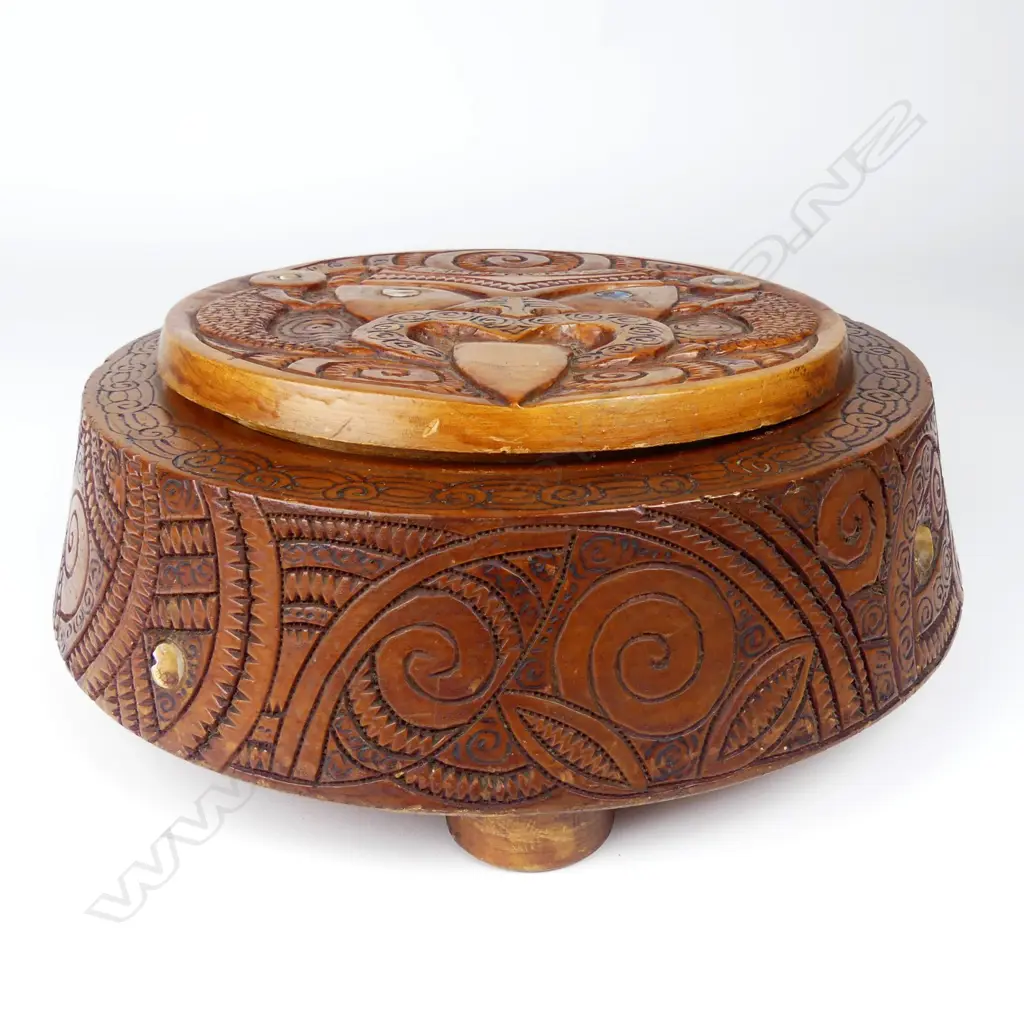 A Jane Brenkley Maori decorated circular lidded box Image 1++