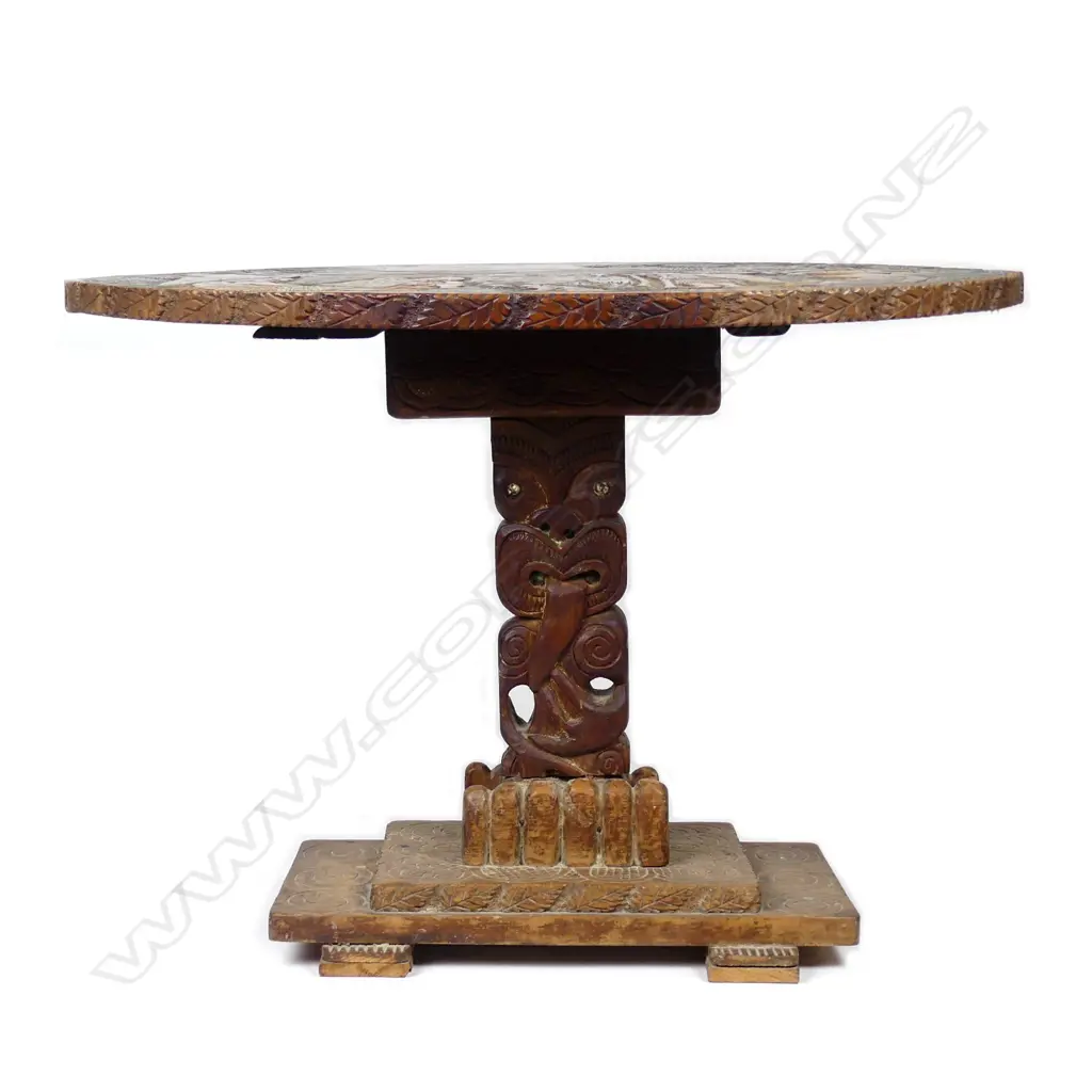 A Jane Brenkley folk art carved Maori design pedestal side table Image 1++