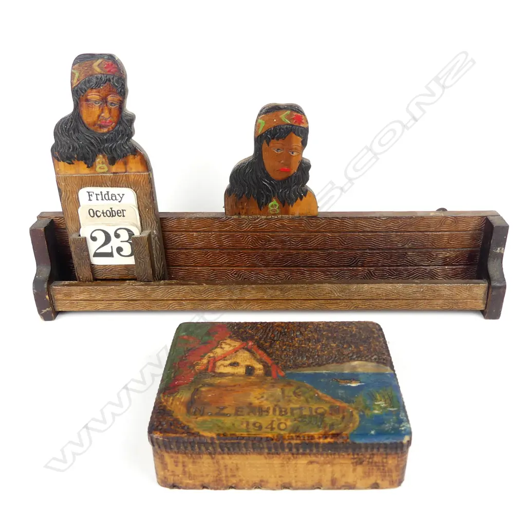 A Jane Brenkley NZ Exhibition 1940 box and Maori themed desk calendar Image 1++