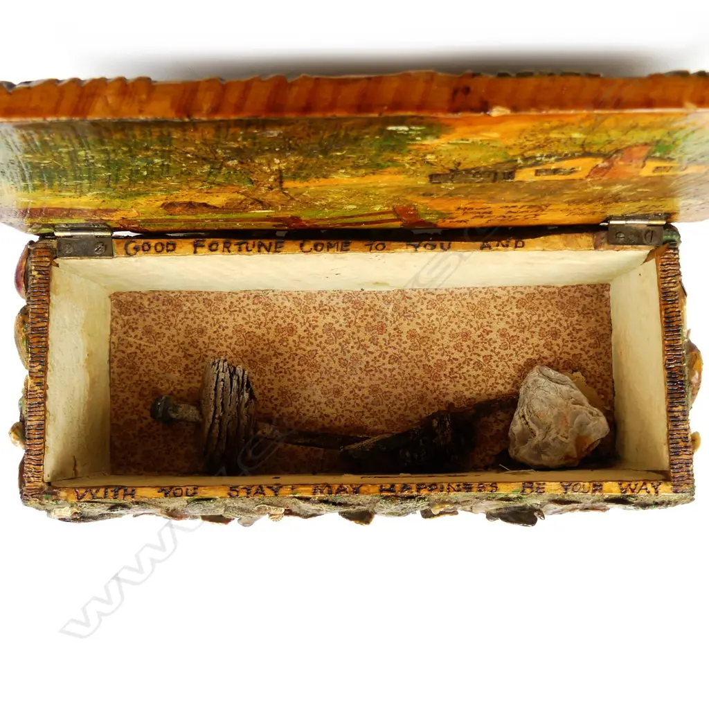 A Jane Brenkley carved and painted box Image 1++