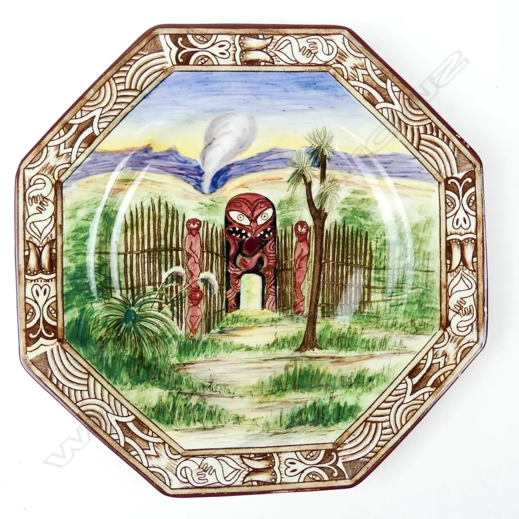 A vintage Grimwades 'Maoriland' octagonal plate Image 1++