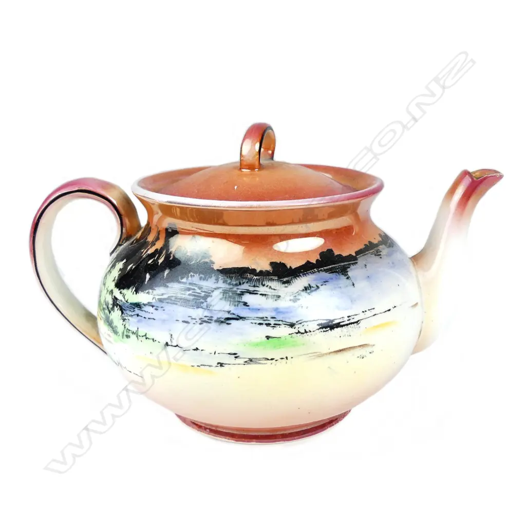 A Grimwades "Maori Ware" teapot Image 1++
