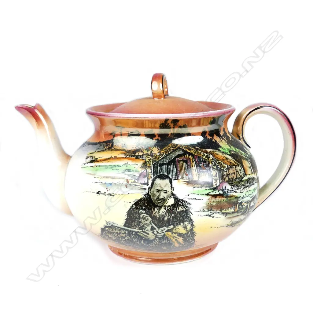 A Grimwades "Maori Ware" teapot Image 1++