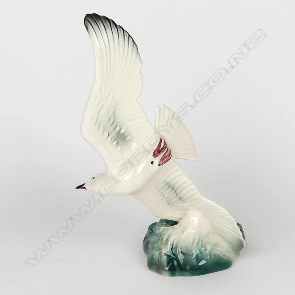 A Titian Studio seagull ashtray Image 1++