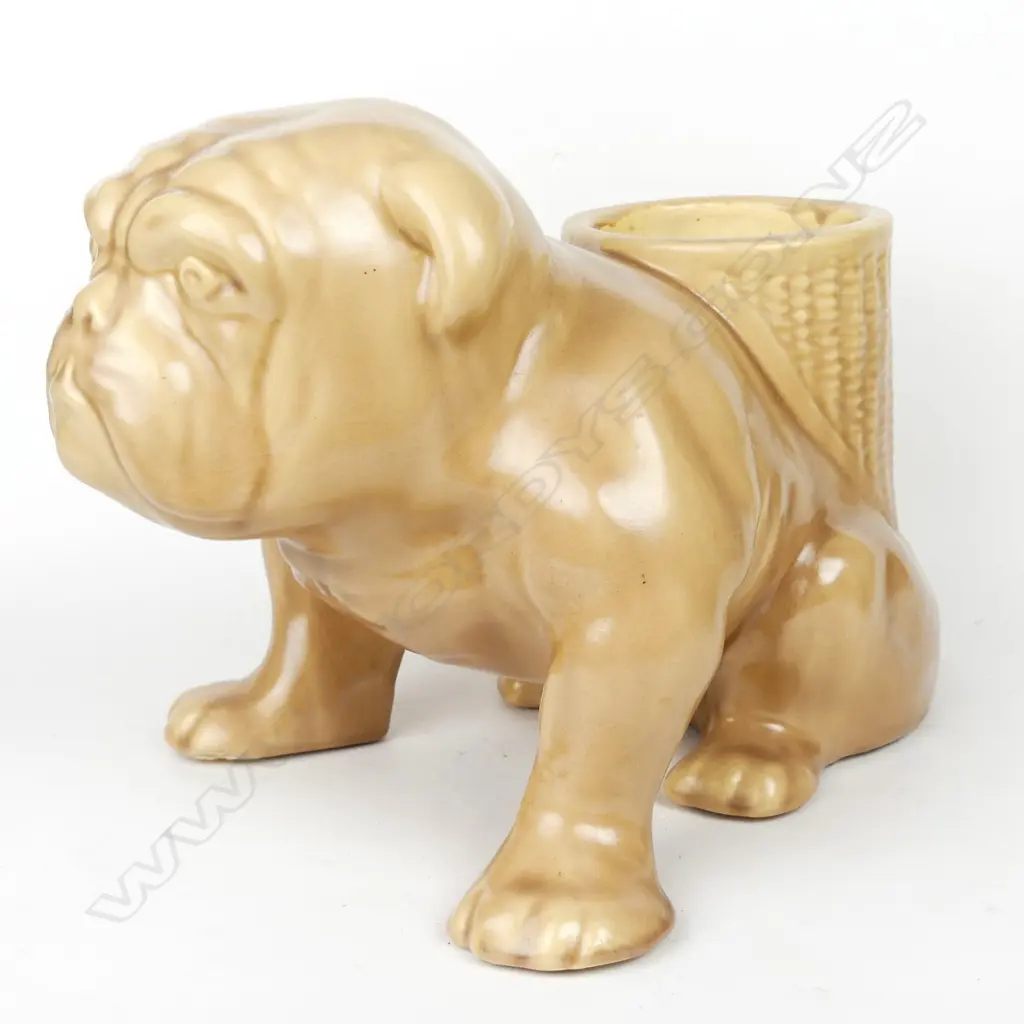 A rare Temuka Pottery sculptural bulldog heater Image 1++