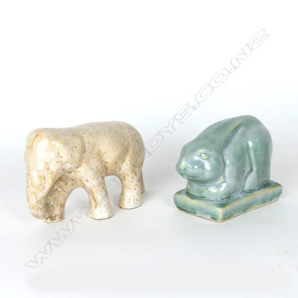 Two early Crown Lynn Specials Department figures Image 1++