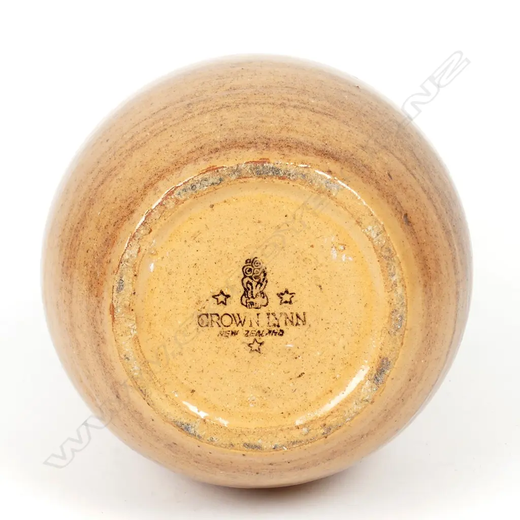 A Crown Lynn Arthur Rhodes vase Image 1++