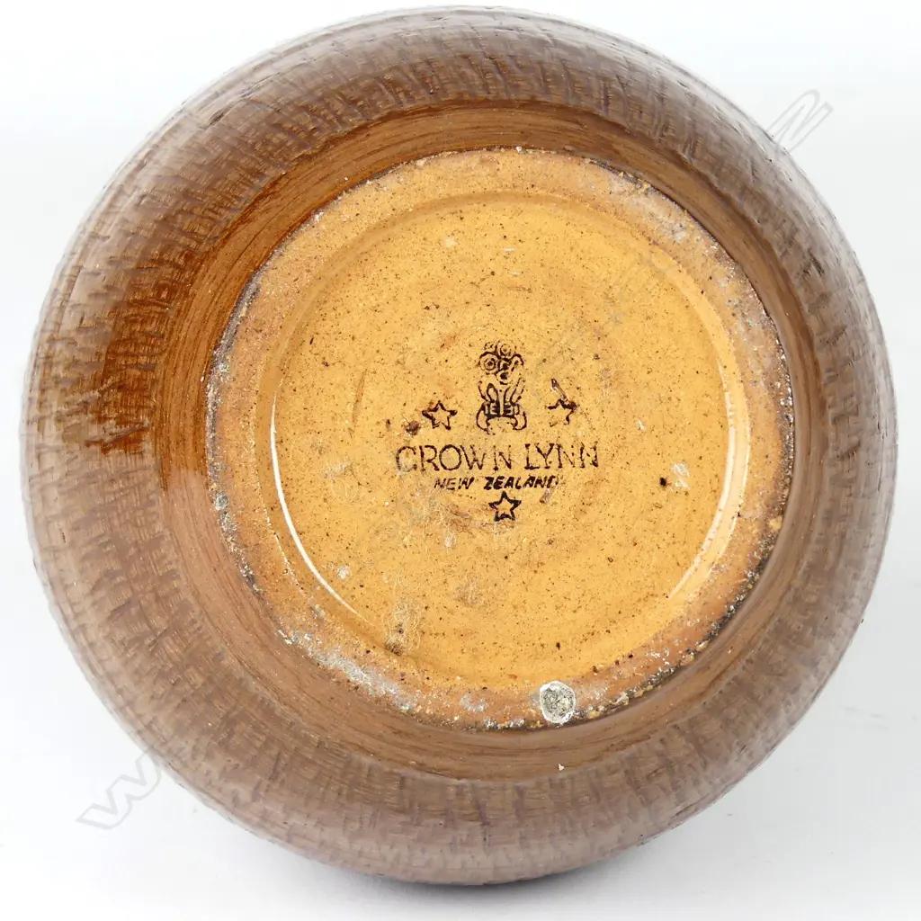 A Crown Lynn Arthur Rhodes vase Image 1++