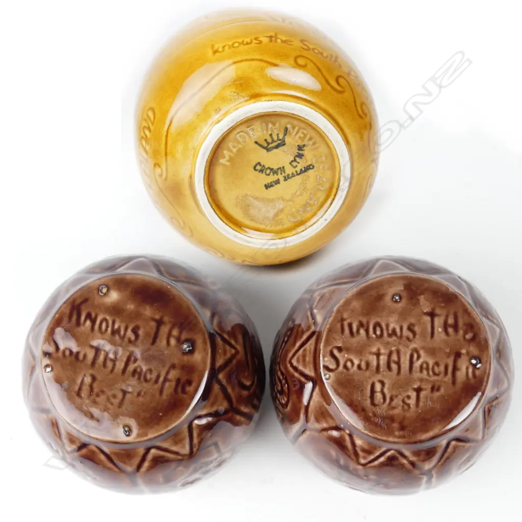 Three vintage Air New Zealand tiki cups Image 1++