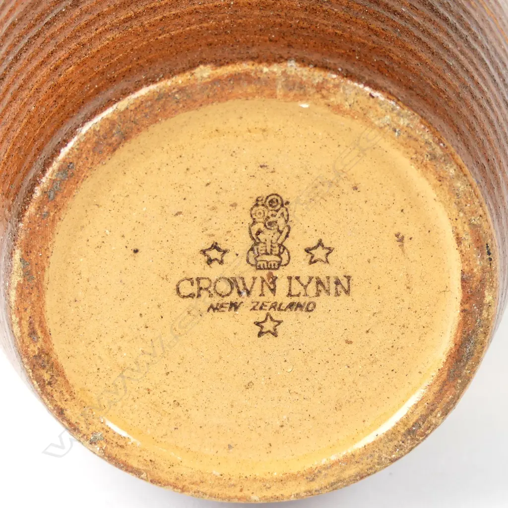 A Crown Lynn Arthur Rhodes vase Image 1++