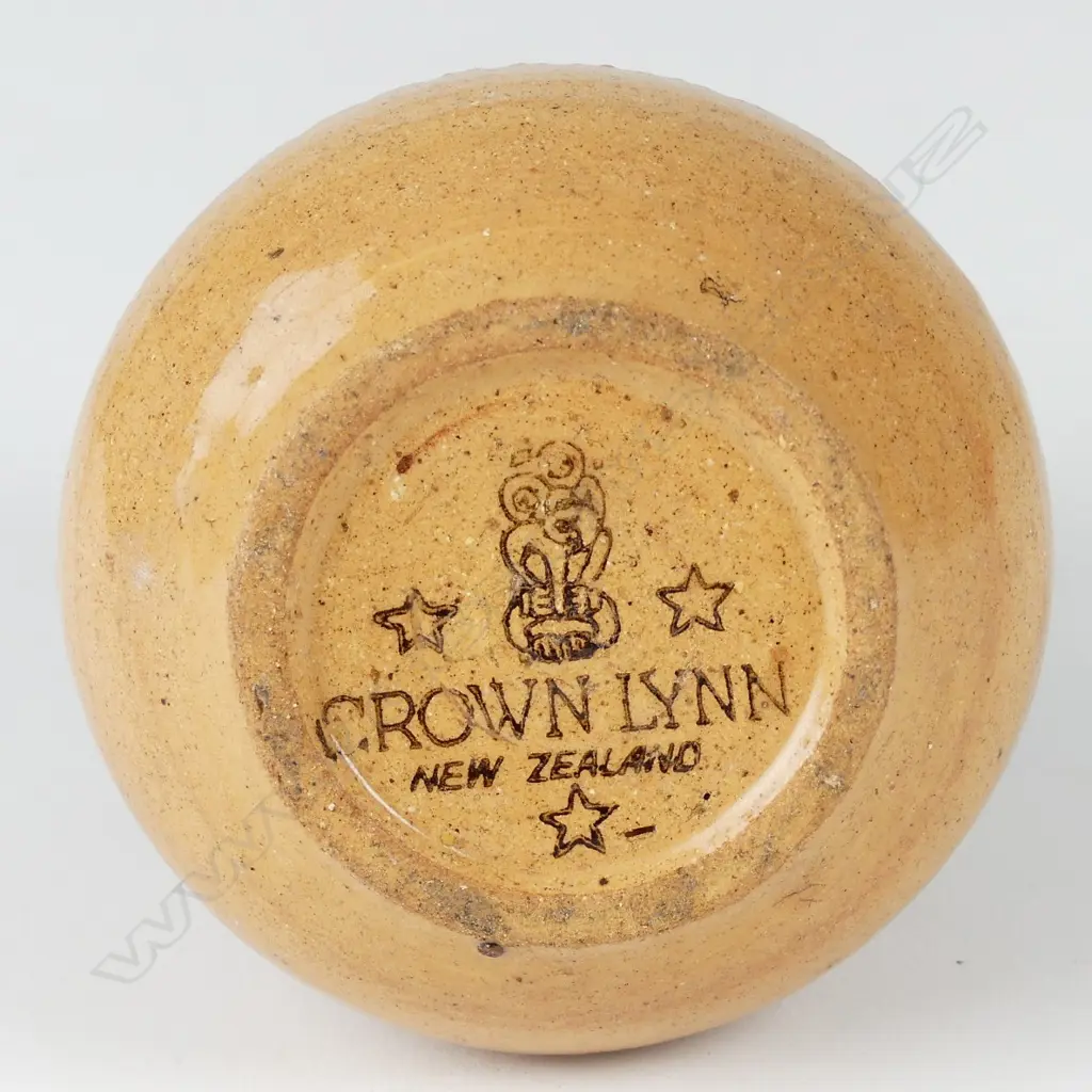 A small Crown Lynn Arthur Rhodes vase Image 1++