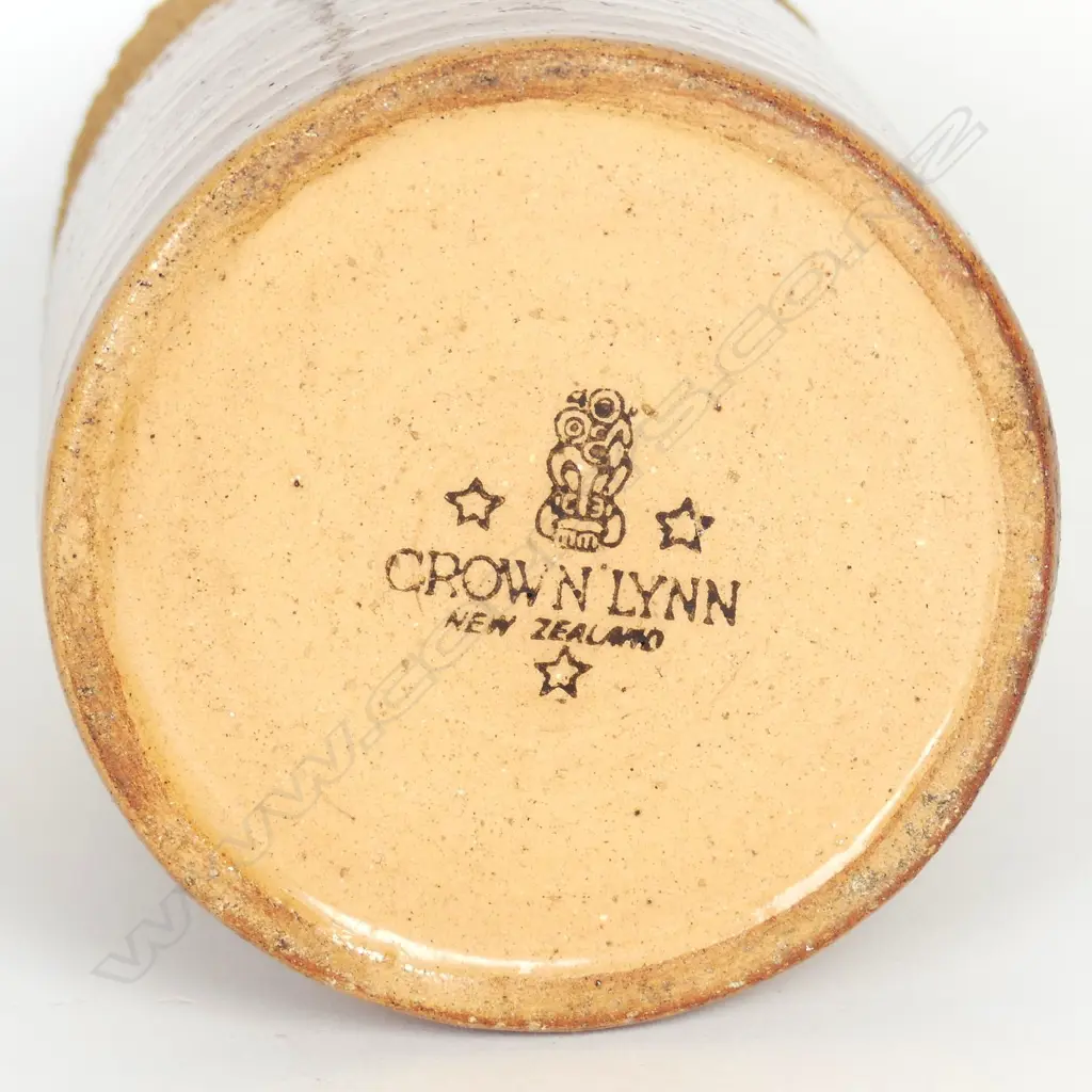 A Crown Lynn Arthur Rhodes vase Image 1++