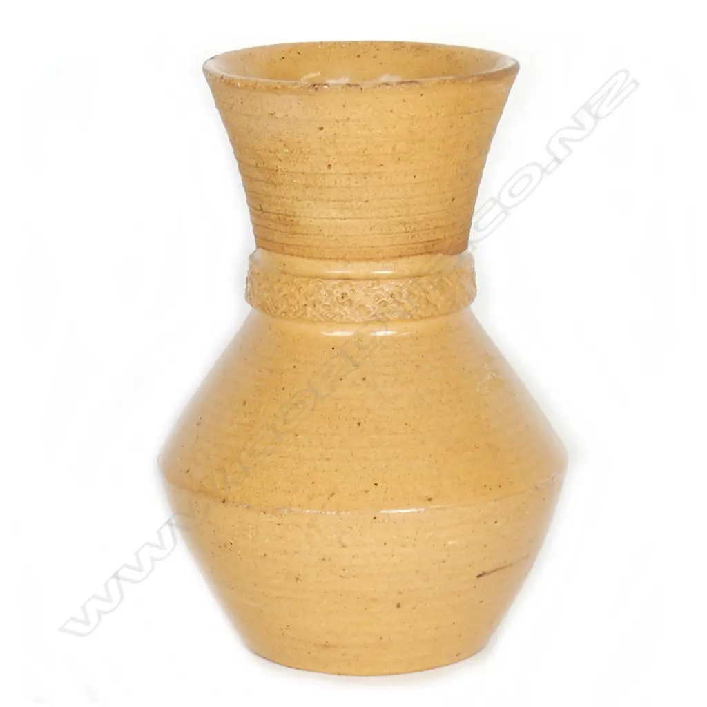 A Crown Lynn Arthur Rhodes vase Image 1++