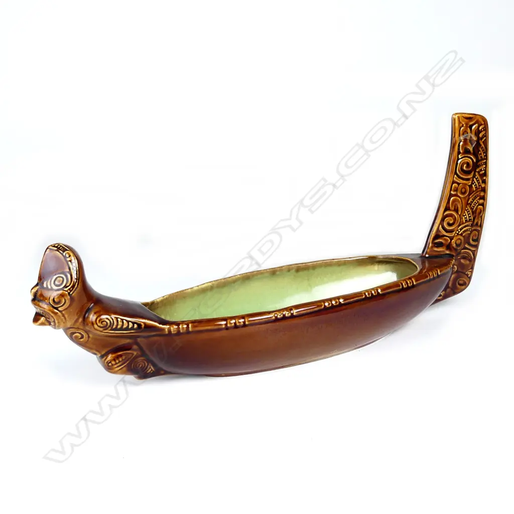 Crown Lynn rare Wharetana Maori Art Pottery model Waka Canoe Image 1++