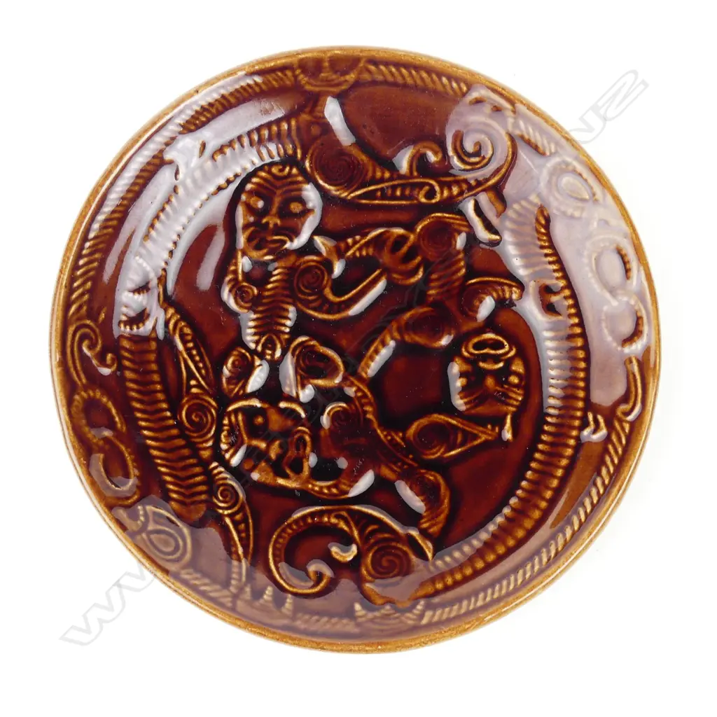 A Crown Lynn Wharetana Art Pottery ware small wall plaque Image 1++