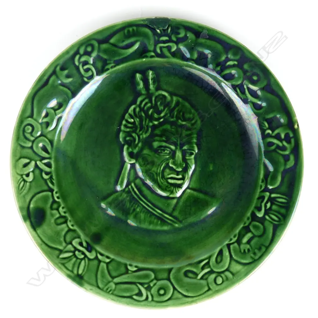 A Crown Lynn Wharetana Maori Art Pottery 'Maori Chief' wall plate Image 1++