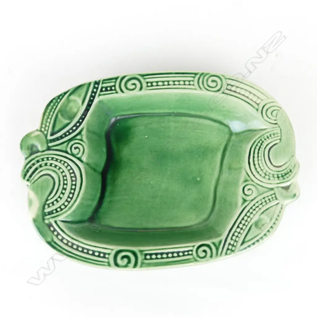 A Crown Lynn Wharetana ware Koruru Tray/ ashtray [large] Image 1++