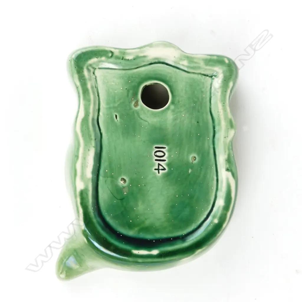 A Crown Lynn Wharetana ware Hei Tiki ashtray Image 1++