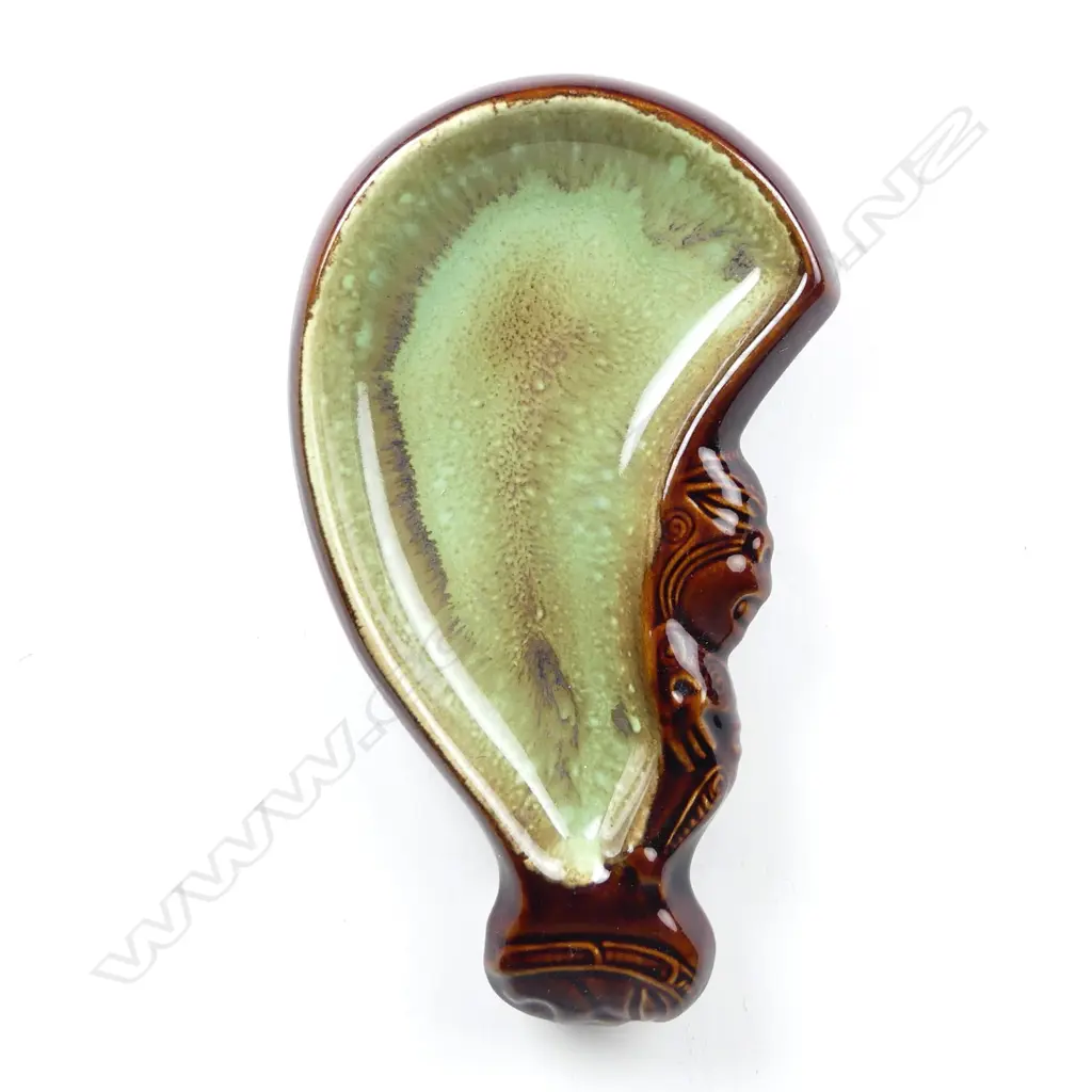 A Crown Lynn Wharetana Maori Art Pottery 'Mere or Wahaika' dish Image 1++