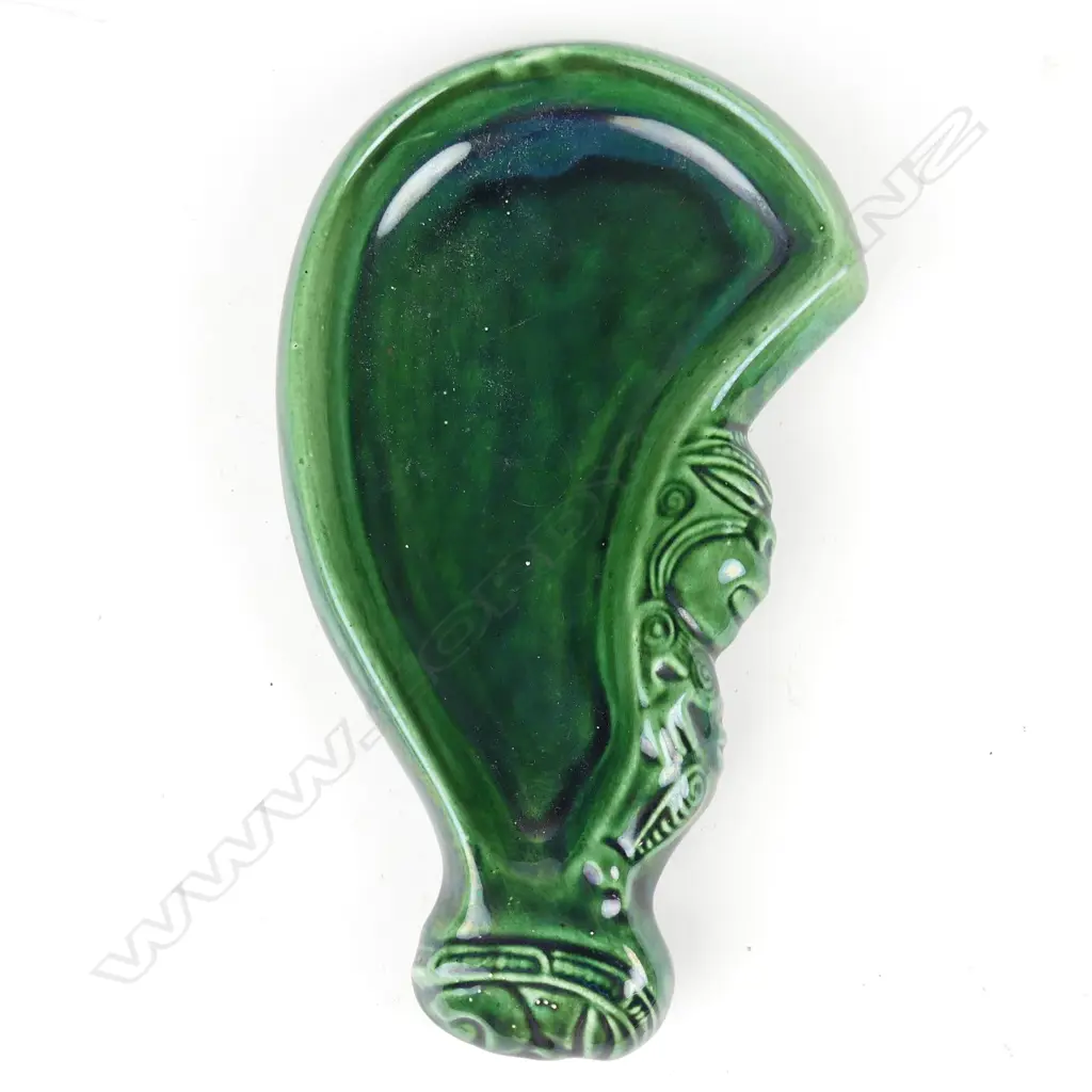 A Crown Lynn Wharetana Maori Art Pottery 'Mere or Wahaika' dish Image 1++