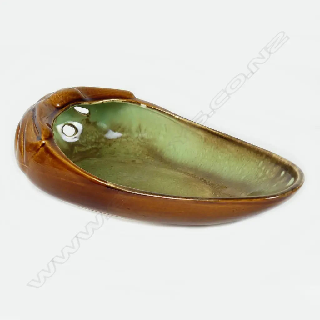 A Crown Lynn Wharetana Maori Art Pottery 'Canoe Bailer' dish Image 1++