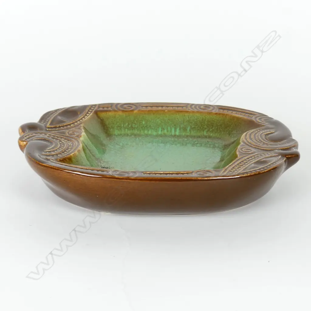 A Crown Lynn Wharetana Maori Art Pottery 'Koruru' ('Small Tray') Image 1++