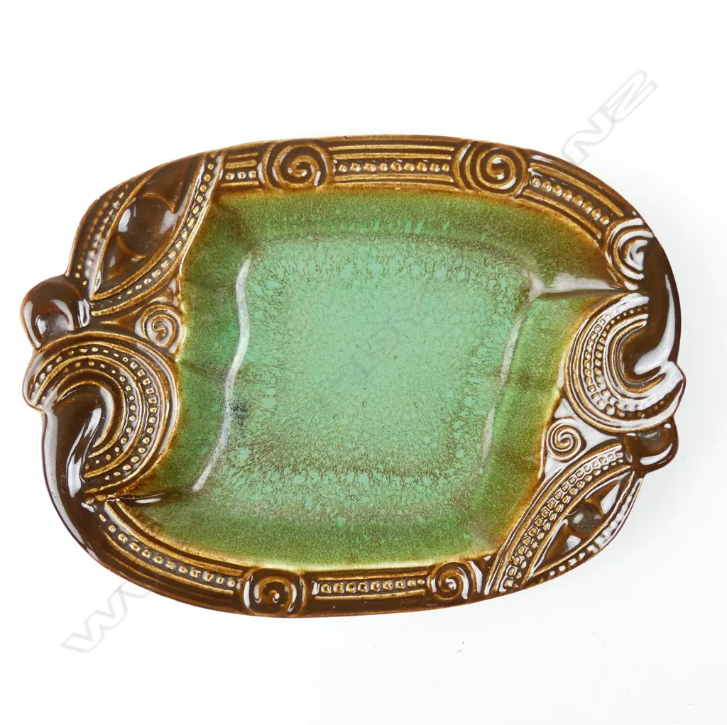 A Crown Lynn Wharetana Maori Art Pottery 'Koruru' ('Small Tray') Image 1++