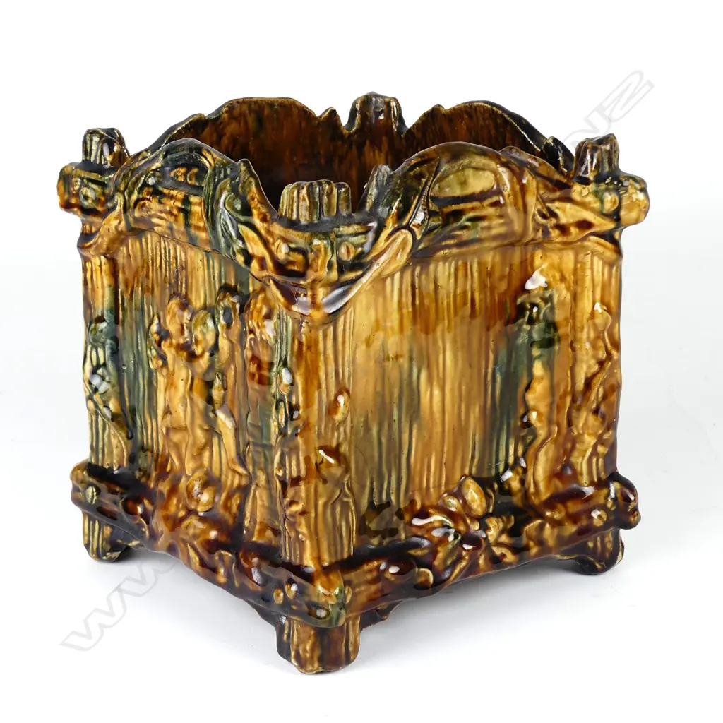 A good Luke Adams majolica glazed square jardinière Image 1++