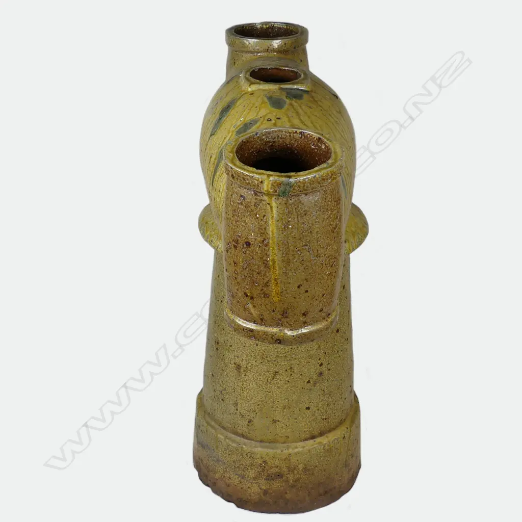 A salt glaze chimney pot Image 1++