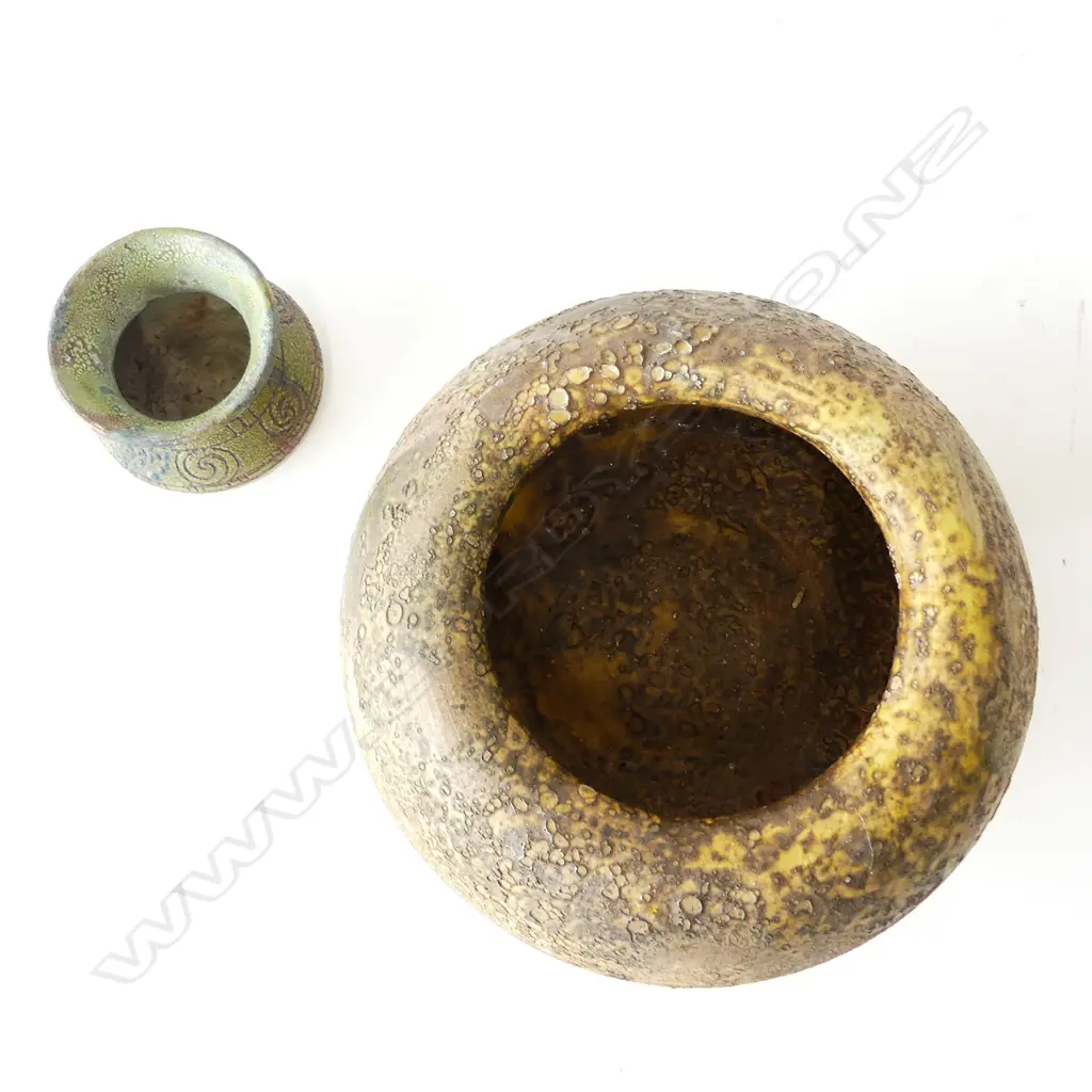 Two Briar Gardner vases Image 1++